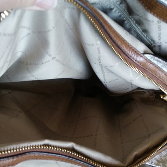 NWOT Authentic Michael Kors Signature Shoulderbag and Laptop Case - Picture 14 of 16